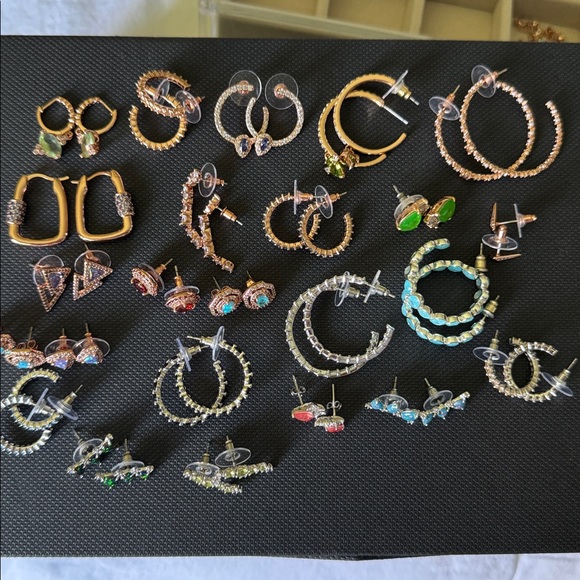 Destash - 23 new Bomb Party earrings